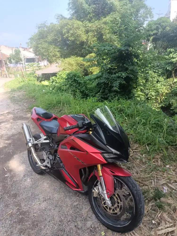 Honda CBR 250 RR 2018 STD Merah - Surat Lengkap