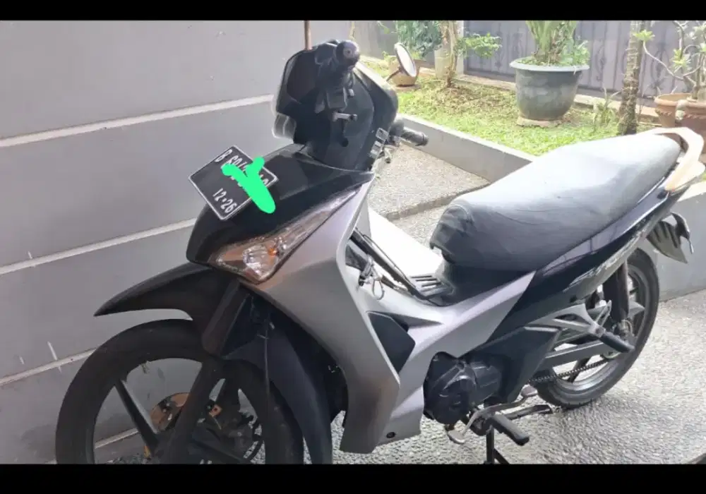 Motor supra x in helm