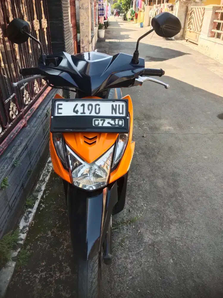 Jl.honda Beat th 2014 warna orange biru