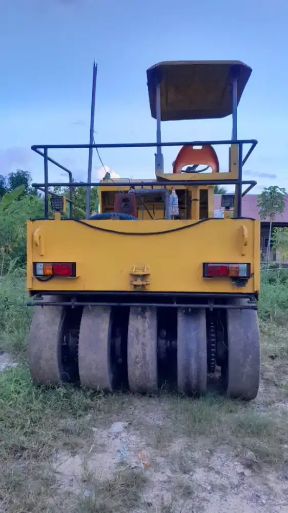 Tire Roller SAKAI TS7409 Bekas Siap Pakai