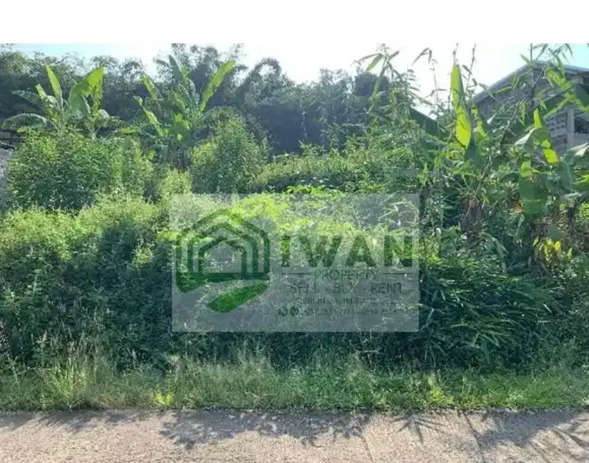 Tanah Langka Dengan View Alam
