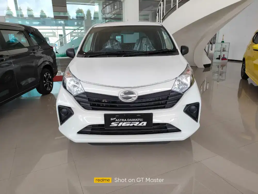 Daihatsu Sigra 1.2 R MT
