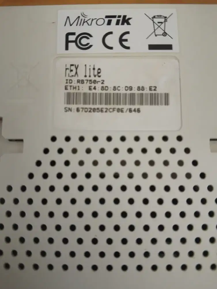 MikroTik RB750 r2