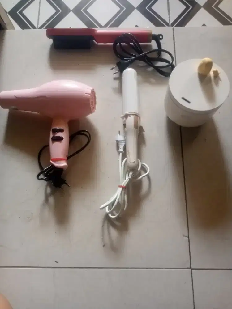 Hair dryer/ catokan rambut