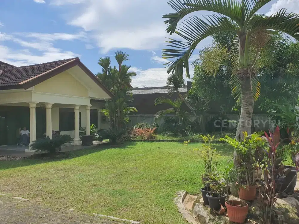Rumah Nyaman, Luas Dan Strategis Lokasi Di Kramatjati , Jaktim