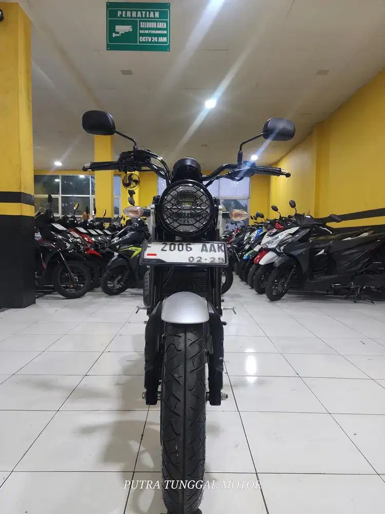 YAMAHA XSR 2023