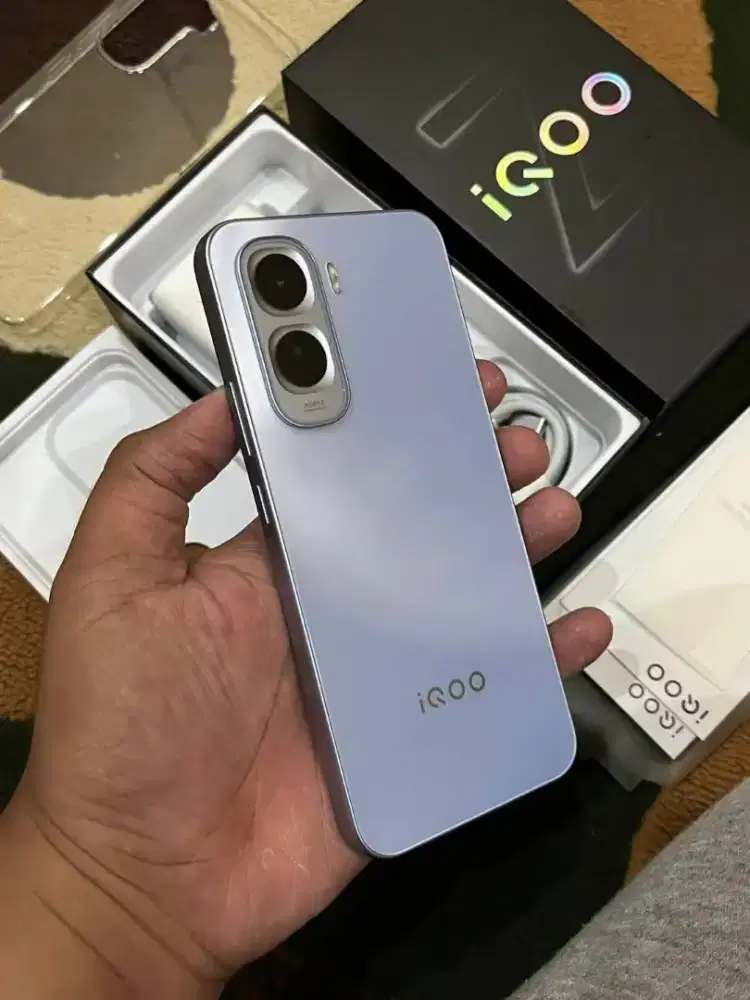 iQOO Z11 5g 8/256gb garansi 2028