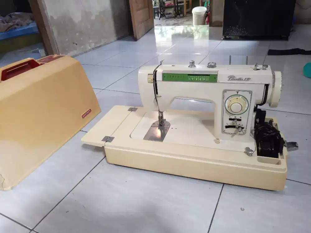 mesin jahit dan lubang kancing BROTHER pecestter 610/ ZU2 -B610 JAPAN
