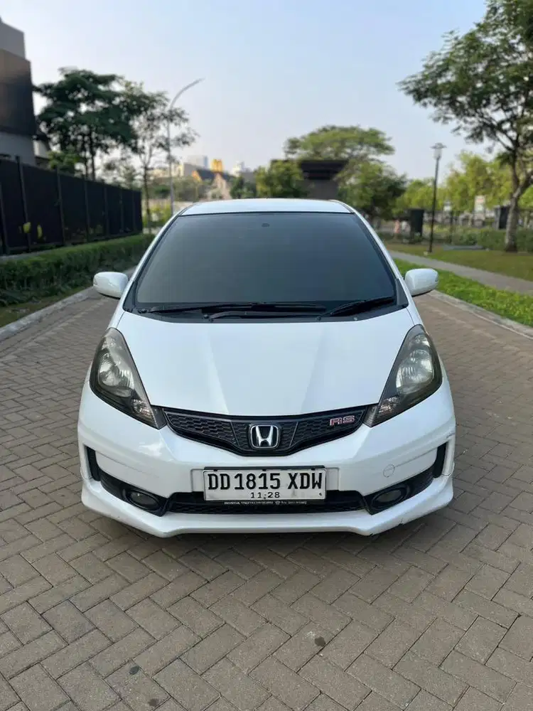 Jazz RS 1.5 automatic 2013 putih