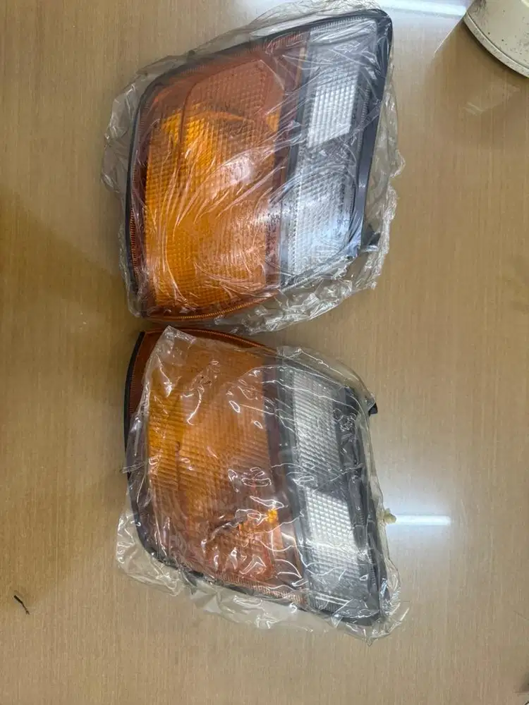 Lampu sein kijang kapsul original