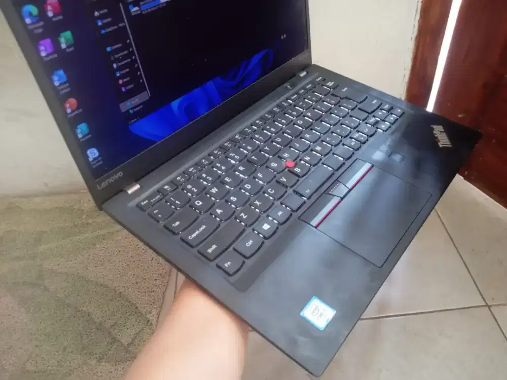 Thinkpad X1 Carbon i5 7300u/8/256 fhd ips Backlight