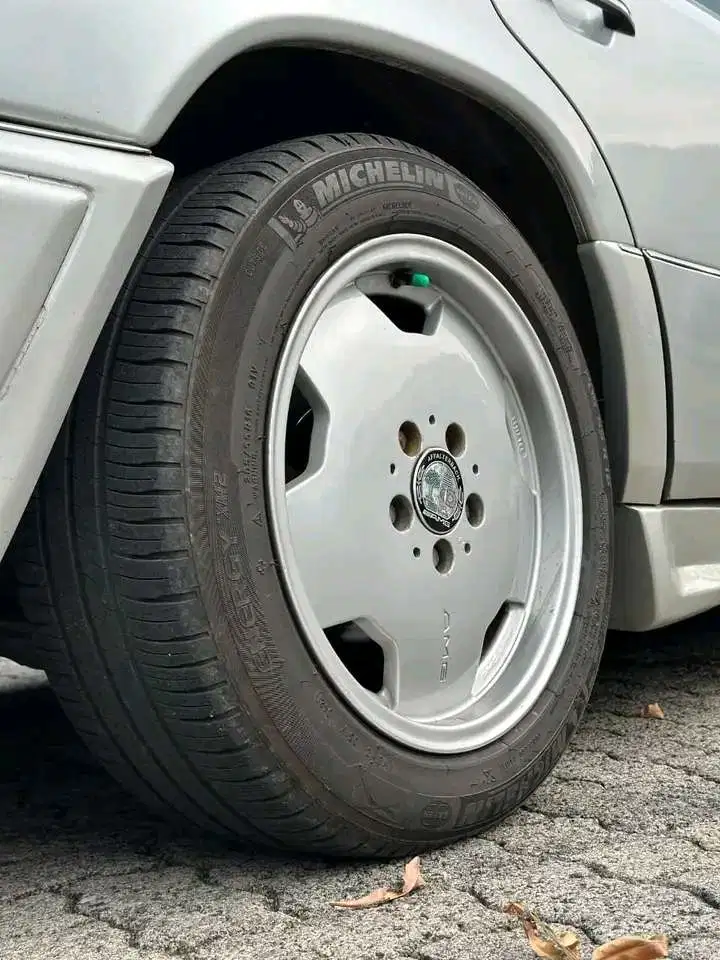 Mercedes-Benz E220 1995 Bensin