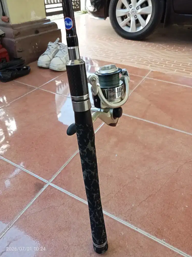 Dijual 1 set joran dan reel pancing bonus hardcase daiwa