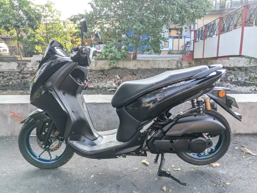 Lexy Lx 155cc 2024 Hitam Glossy