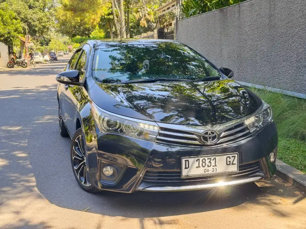 toyota altis 1.8 V at matic 2014 hitam mulus bandung