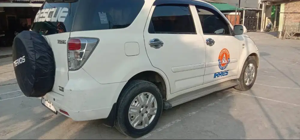 DII JUAL CEPAT MOBIL DAIHATSU TERIOS 1.5 TS MATIC TH.2013 WARNA PUTIH