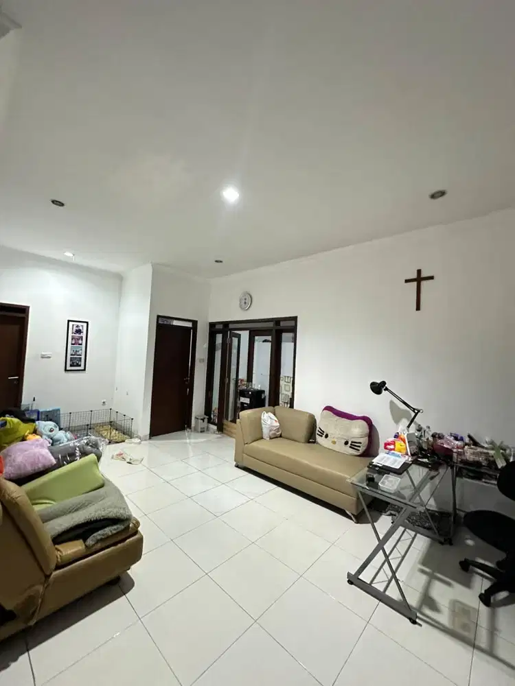 Dijual Rumah Siap Huni di Taman Holis Indah 2, Bandung