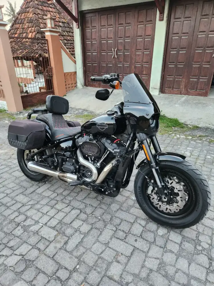 Harley davidson fatbob full aksesoris barang istimewa