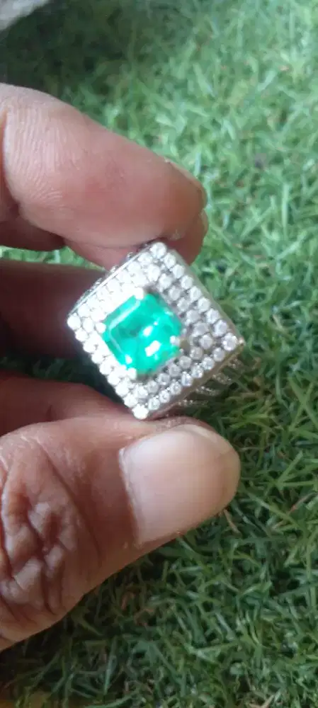 Natural jambrud  colombia ( Emerald)