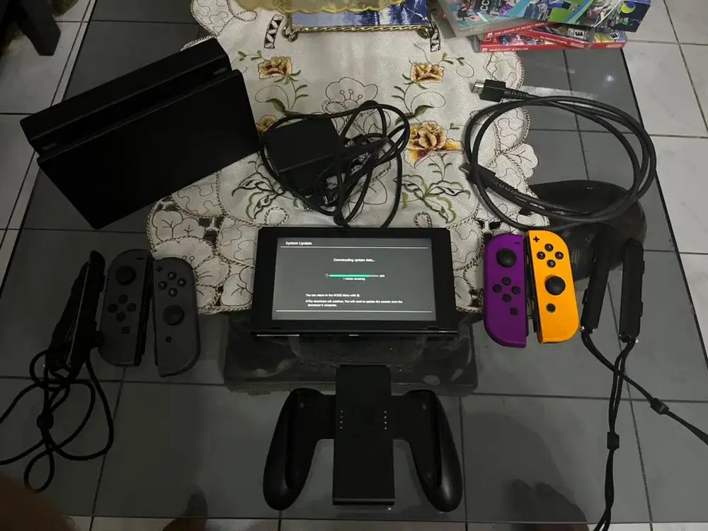Nintendo Switch v2 Fullset MULUS + 2 Joycon Original + 4 Game Original