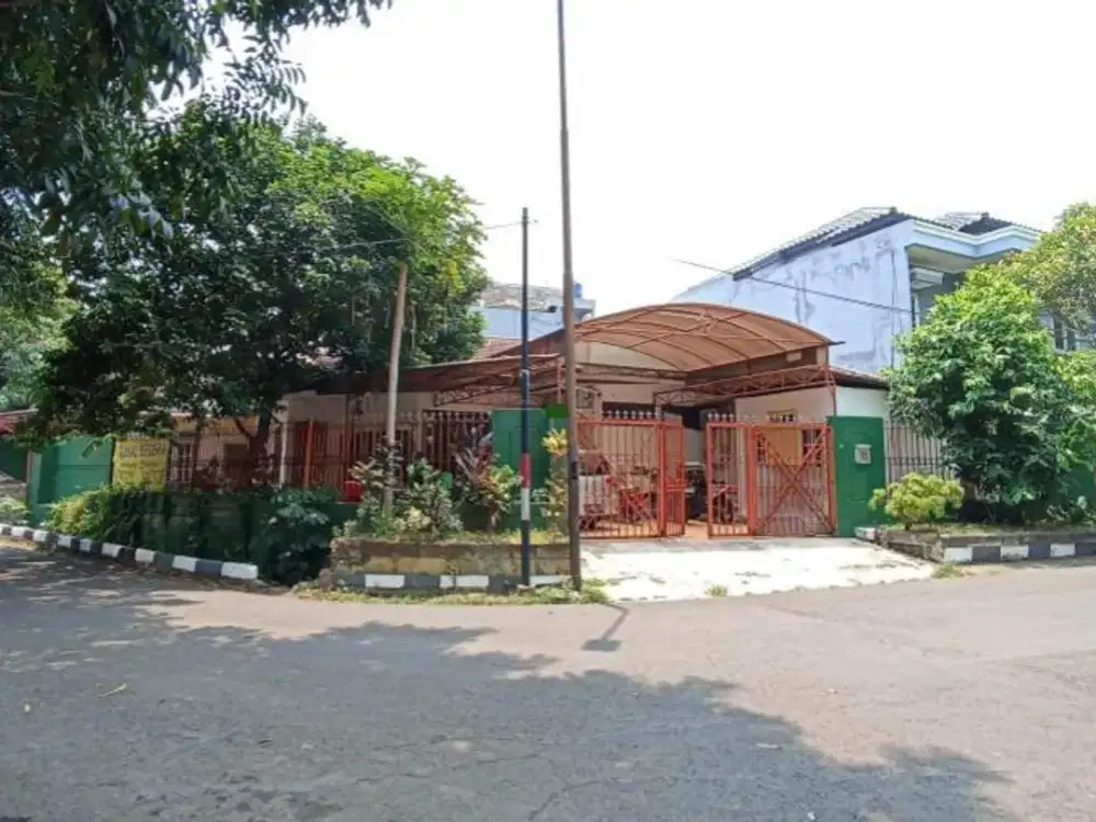 Rumah di Hook Kalibata Indah Jaksel, Lingkungan Asri, Lokasi Strategis