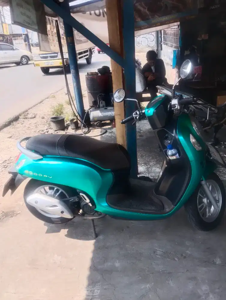 Scoopy Prestige 2024 Hijau army