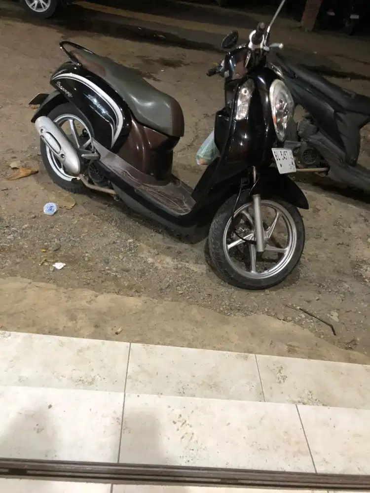 Scoopy stylish iss stater halus Kondisi sangat bagus pemakaian irt