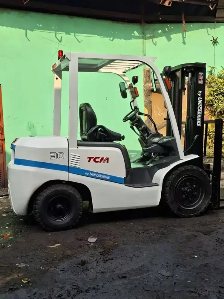 Forklift TCM 3 Ton,3 Meter,Manual,Mesin Isuzu C240,Low HM,Tahun 2020