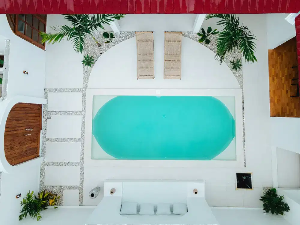 Brand New Mediterranean Villa, Walking distance to the Beach
