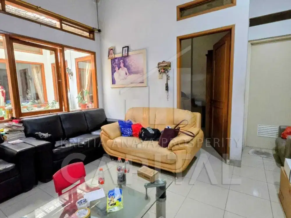 RUMAH DI TENGAH KOTA SAYAP PUNGKUR