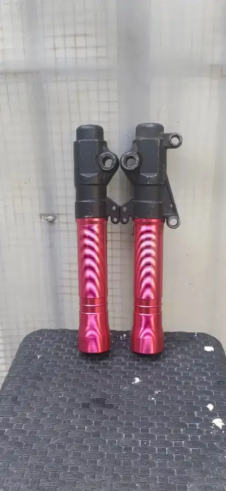 Tabung shockbreaker depan Supra X 125