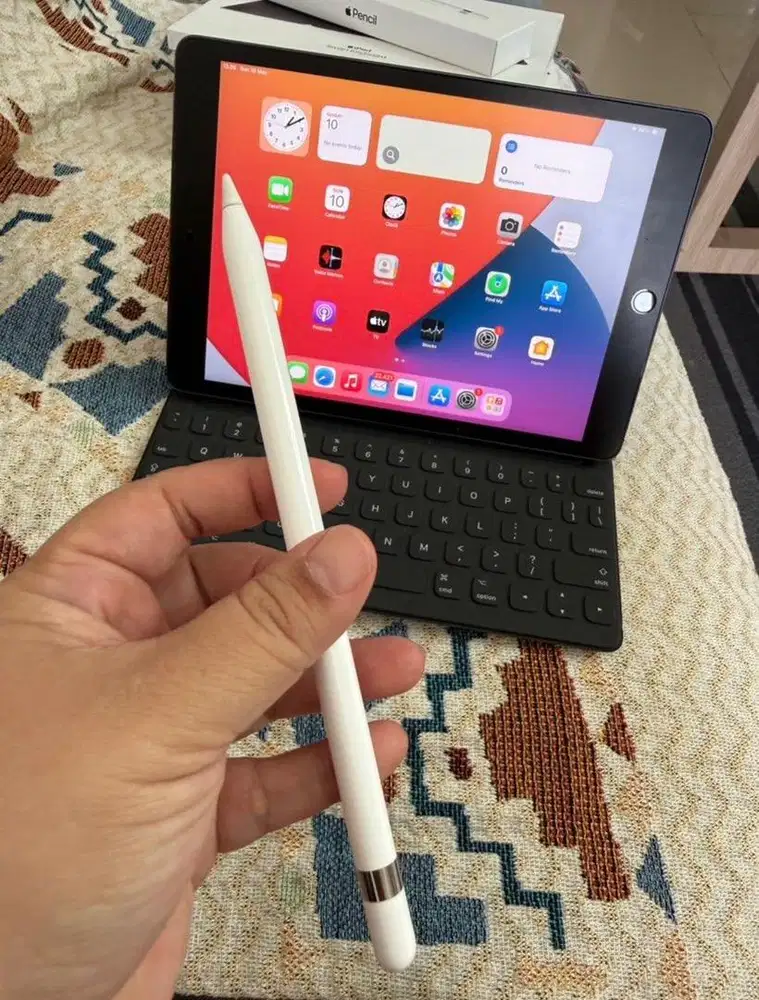 Ipad 8th 32gb full set (keyboard + pencil) ex IBOX