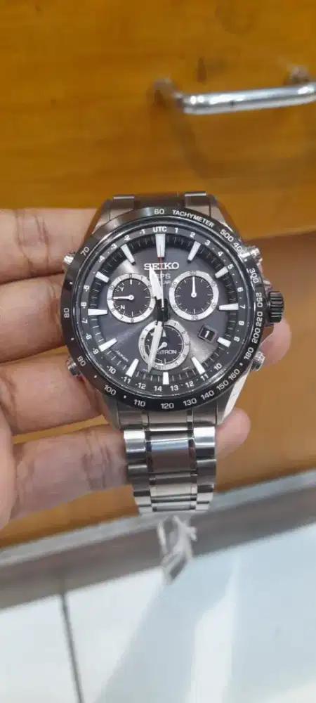 Seiko Astron GPS Solar SSE011J1 Made in Japan