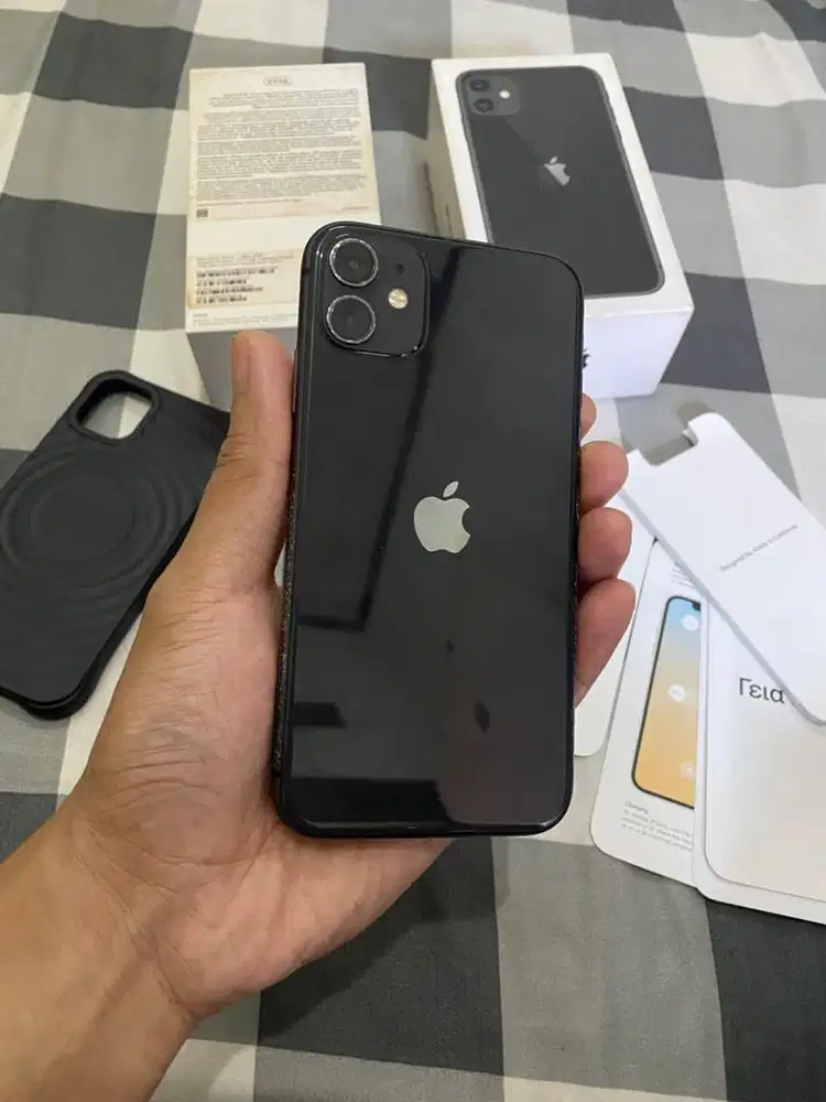 Dijual iPhone 11 64gb inter ori, sinyal aman aktivasi lama