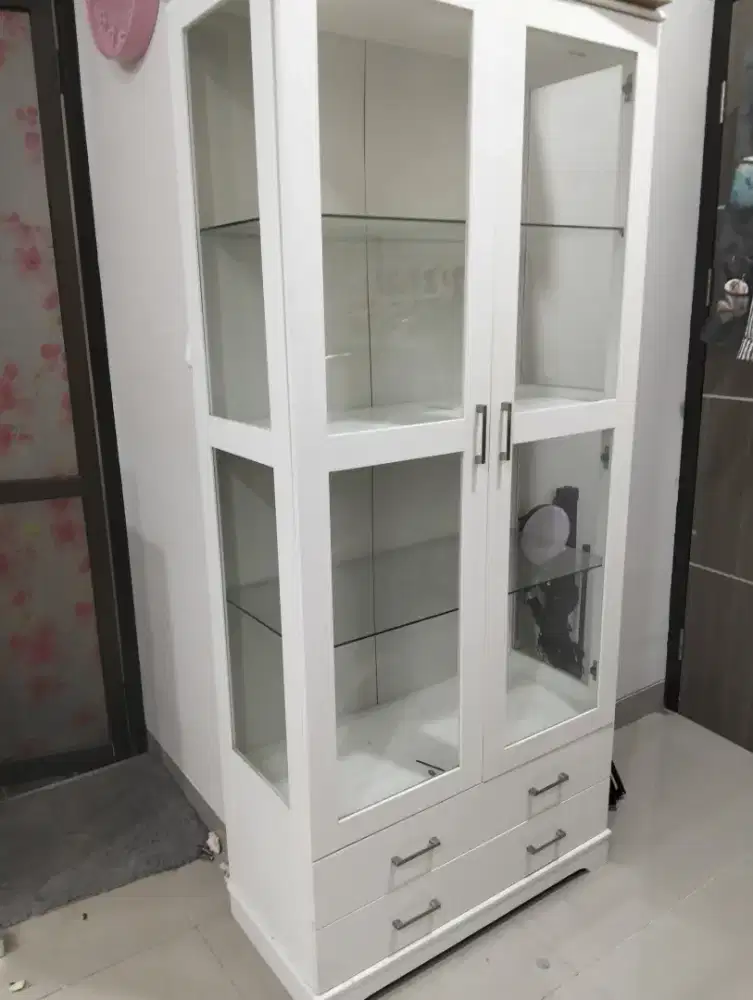 Jual satu set lengkap meja rias dan lemari penyimpanan