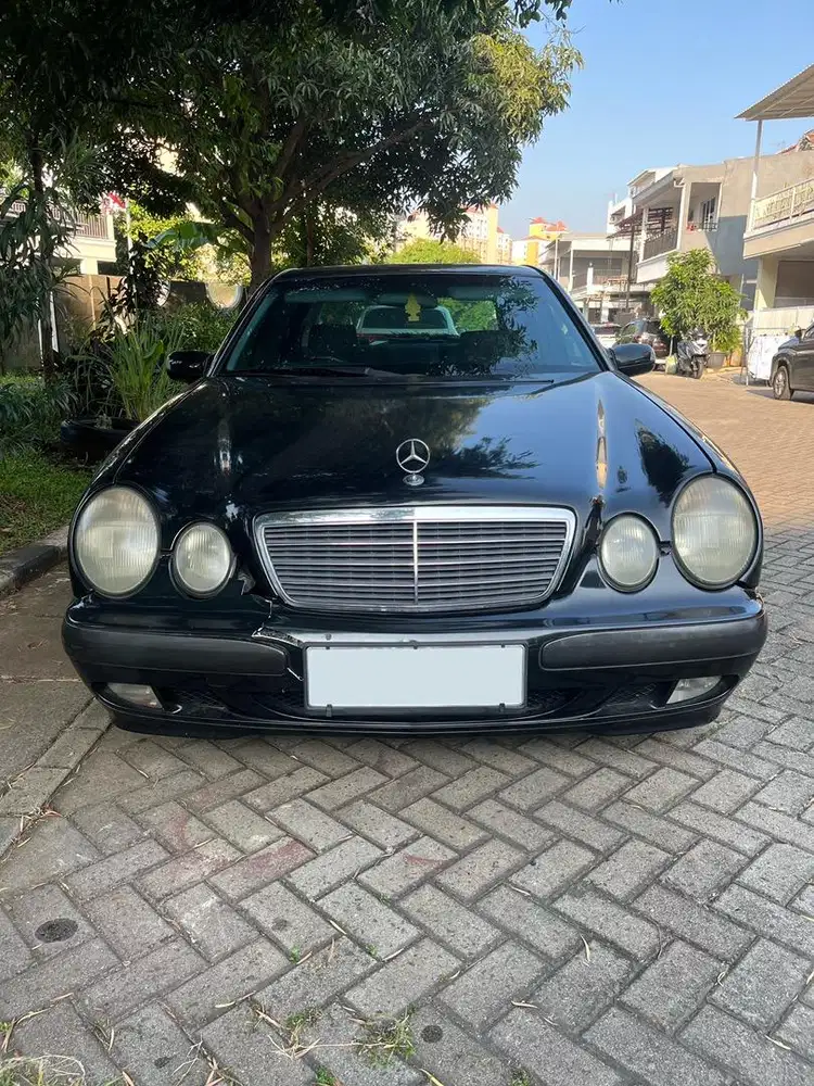 Mercedes Benz E240 W210 New Eyes