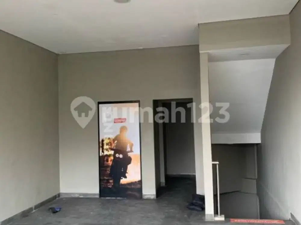 Ruko Bagus 3 Lantai, Lokasi Strategis di Tengah Pusat Kota. Dekat dengan Pusat Perbelanjaan, Kampus Unisbi, Klinik Medika, Klinik Dr. Agus, Terminal A