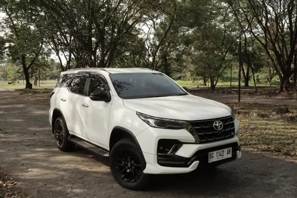 Toyota Fortuner 2.8 GR AT 2024 Pearl White | 17 Ribu | Record Auto2000