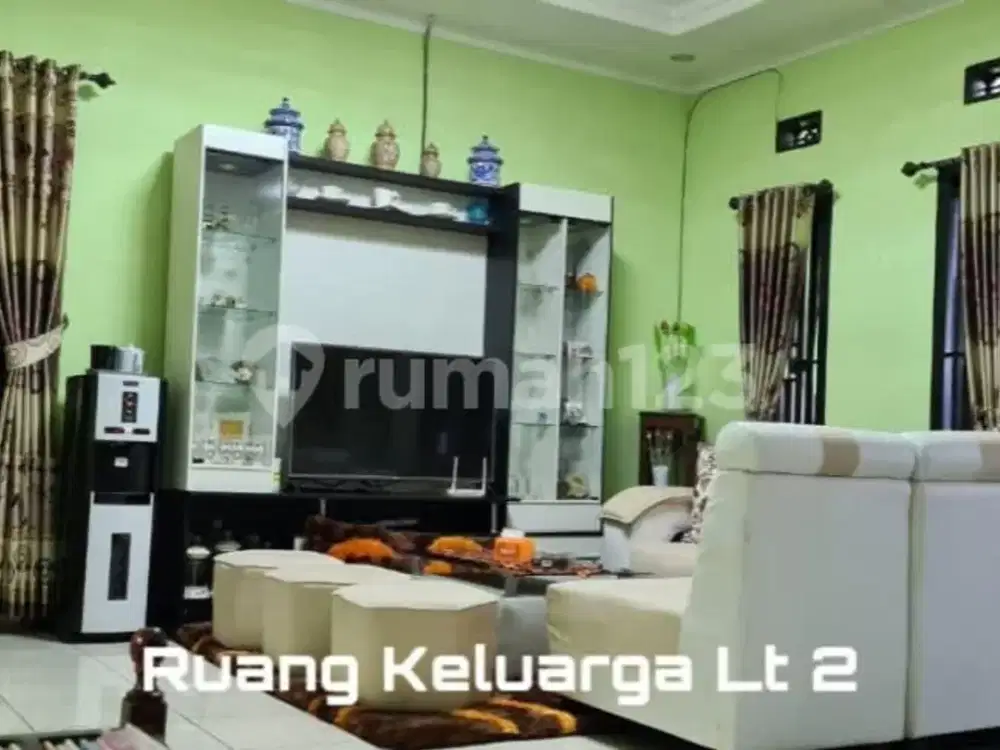 Rumah Bagus 3Lantai, Cocok untuk Invest Kosan,Tempat Tinggal, Lokasi Dekat Kampus Widyatama, Ypkp, Itb, Unikom, Unpar, Unpas, di Sayap Supratman, Cika