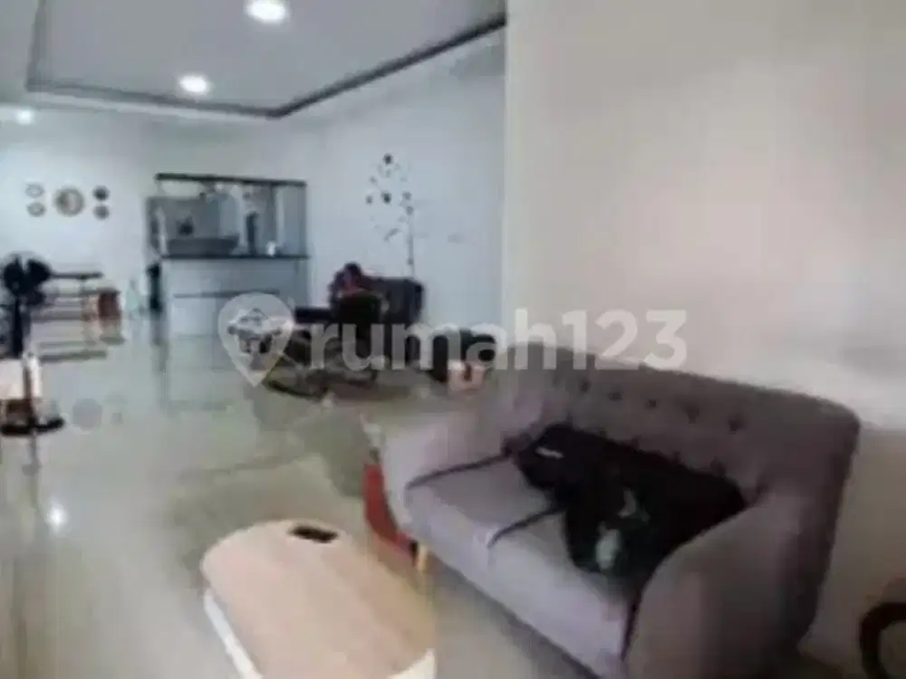 Rumah Bagus Siap Huni Hadap Utara Bentuk Tanah Kotak, Dalam Komplek Antapani, Akses 2 Mobiil Dekat Griya, Klinik Medika, Terminal Antapani, Rs Hermina
