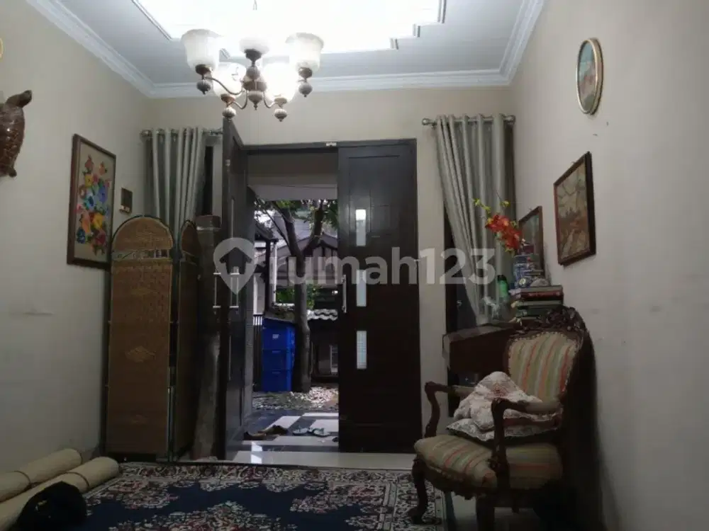 Rumah Bagus 2Lantai Siap Huni, Dalam Komplek Bkr, Dekat Tol Buahbatu, Tol Moh Toha, Tol Purbaleunyi, di Bkr, Pelajar Pejuang, Buah Batu, Bandung Tenga