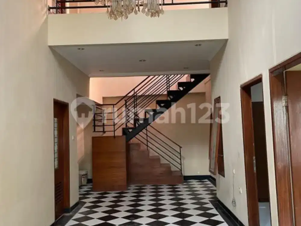 Rumah Bagus 2 Lantai Siap Huni ,Lokasi Strategis Dekat Rs Al Islam , Uin, Unisbi,Summarecon Mall, Mesjid Al Jabar di Riung Bandung, Soekarno Hatta, Ra