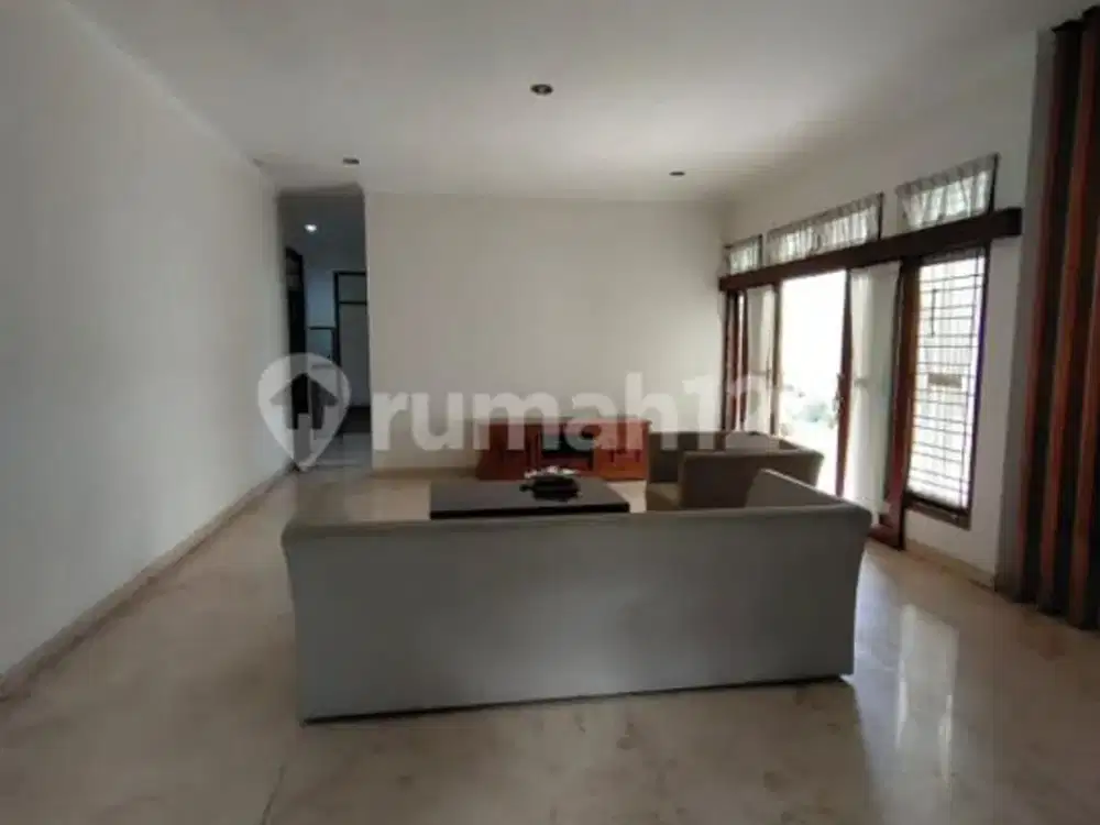 Rumah Bagus Semi Furnish Dalam Komplek Setra Duta, Lokasi Strategis Dekat Pusat Wisata, Belanja,Kampus,Tol Pasteur, di Setiabudhi, Sukajadi, Sukagalih