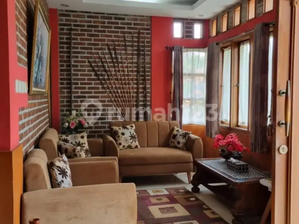 Rumah 2Lantai Siap Huni , Lokasi Dekat Pusat Belanja, Griya,Sport Jabar, Kiara Artha,Rs Hermina,Terminal Antapani, di Antapani, Arcamanik, Cisaranten,