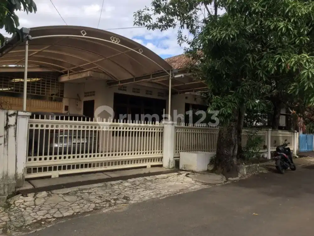 Rumah Bagus Siap Huni di Pusat Kota Bandung, Dekat Tempat Kuliner Cihapit, Mesjid Istiqqomah,Sman 20,Itb, Unikom, di Sayap Riau, Riau, Dago, Bandung T