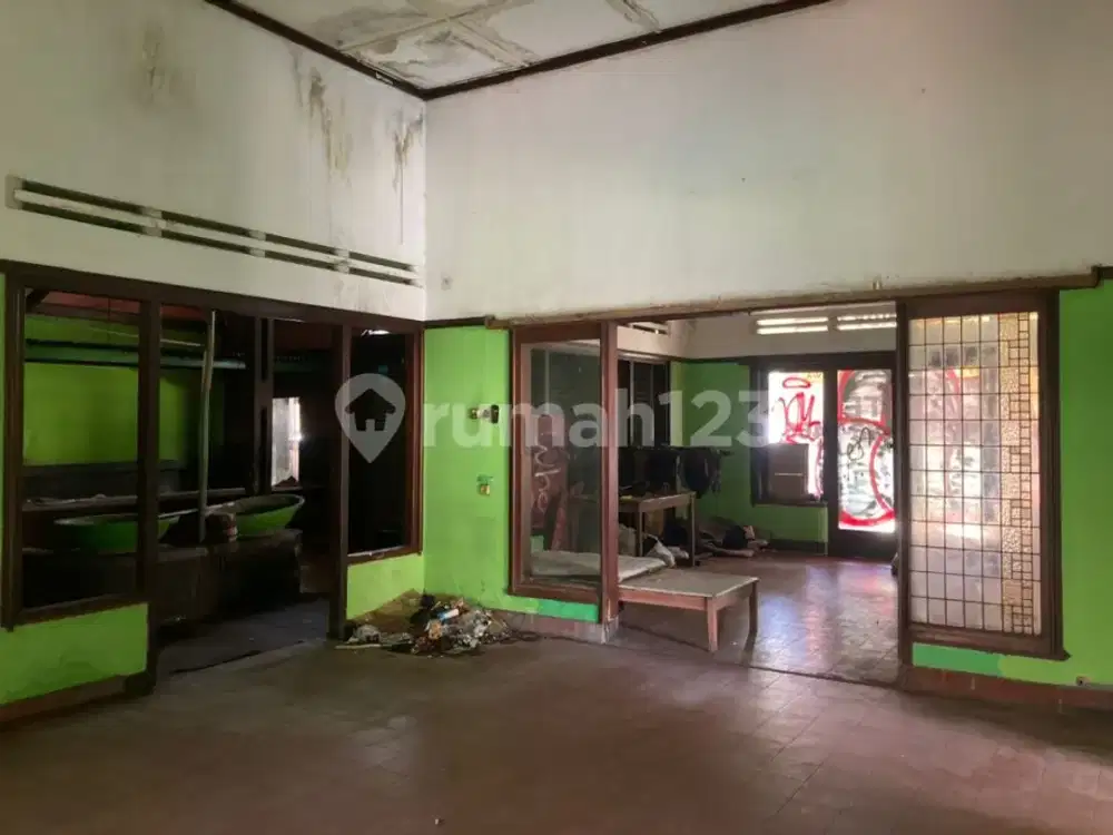 Rumah Butuh Renov di Maindroad Supratman, Dekat Kampus Widyatama, Sman 20,Mesjid Al Lathif, Pusdai, Gedung Sate, di Supratman, Bandung Kota, Cihapit,