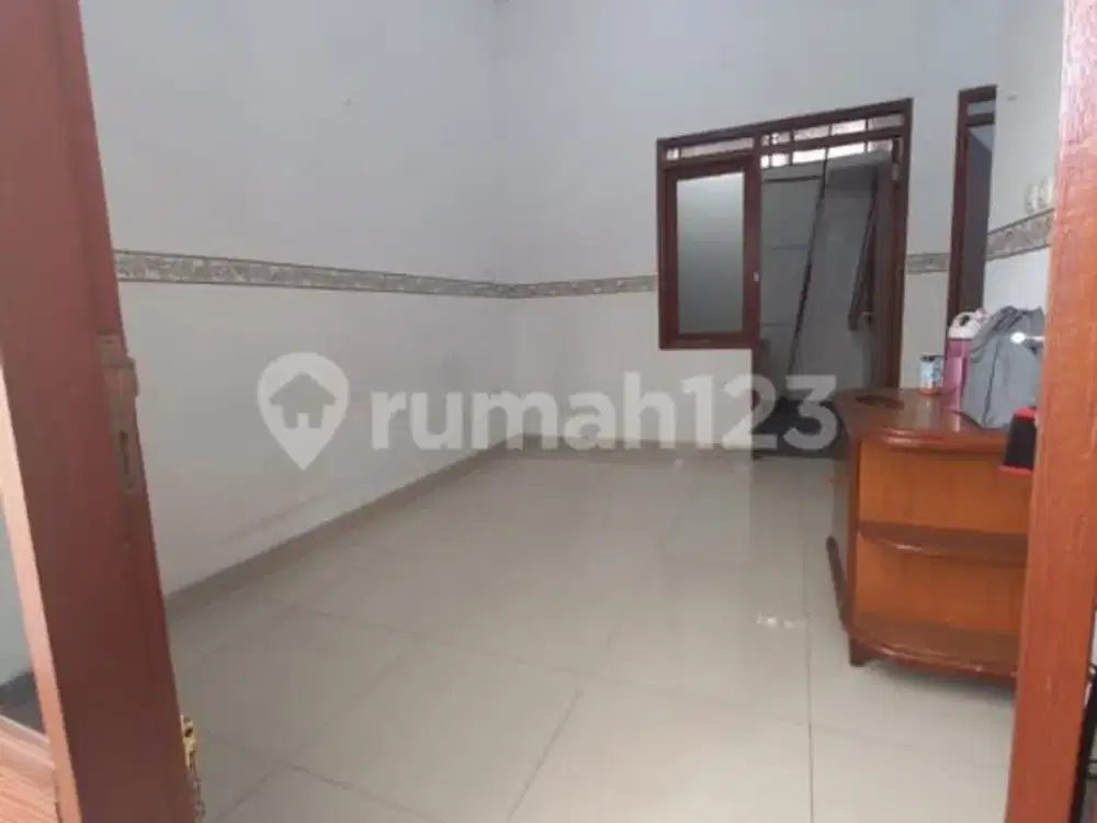 Rumah Bagus Siap Huni Dalam Komplek Antapani, Lokasi Strategis, Dekat Kampus Unisbi, Telkom, Metro Mall, Terminal Antapani, Rs Al Islam, di Antapani,