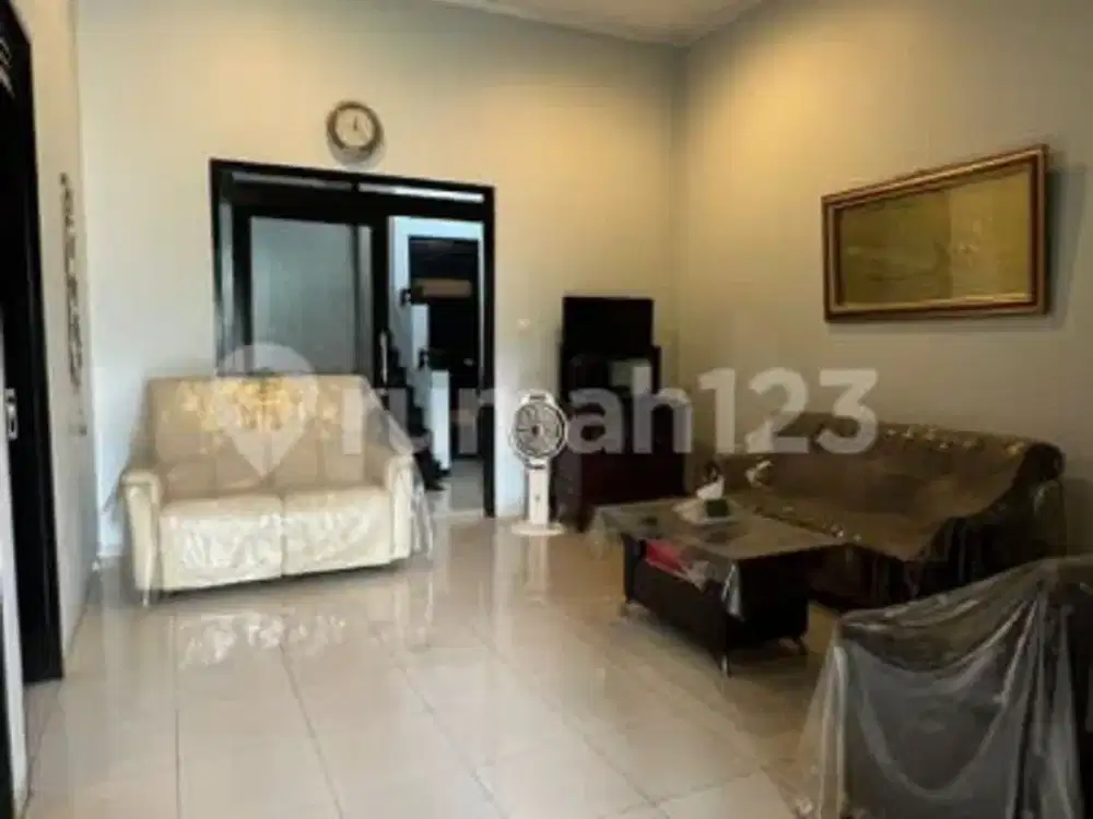 Rumah Bagus 2Lantai Siap Huni Dalam Komplek Grand Sharon, Lokasi Strategis, Dekat Summarecon Mall, Pasar Gedebage, di Soekarno Hatta , Gedebage, Marga