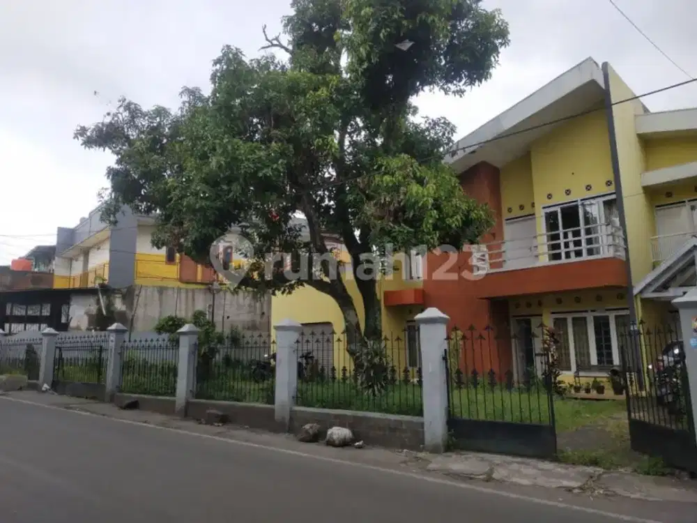Rumah Bagus Siap Huni 2Lantai, Cocok untuk Kantor,Caffe, Resto, Lokasi Strategis, Dekat Kampus Itb,Widyatama, Unikom, di Cigadung, Dago, Sayap Dago,Ci