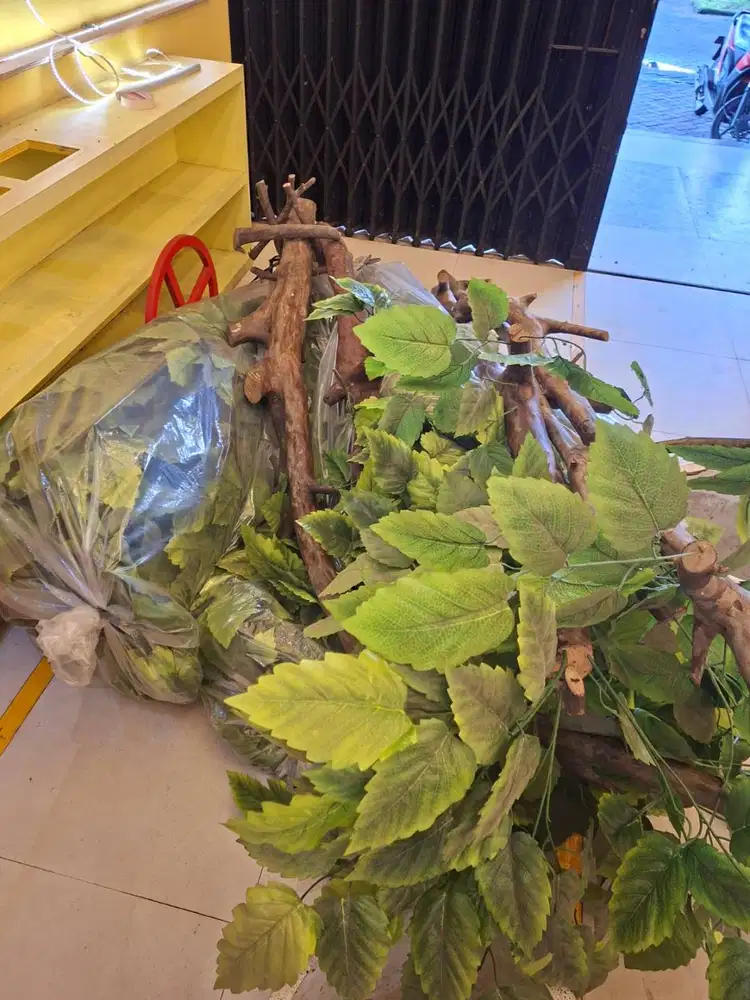 Pohon Plastik ukuran jumbo
